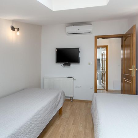 Apartments Bellissima Funtana Ngoại thất bức ảnh