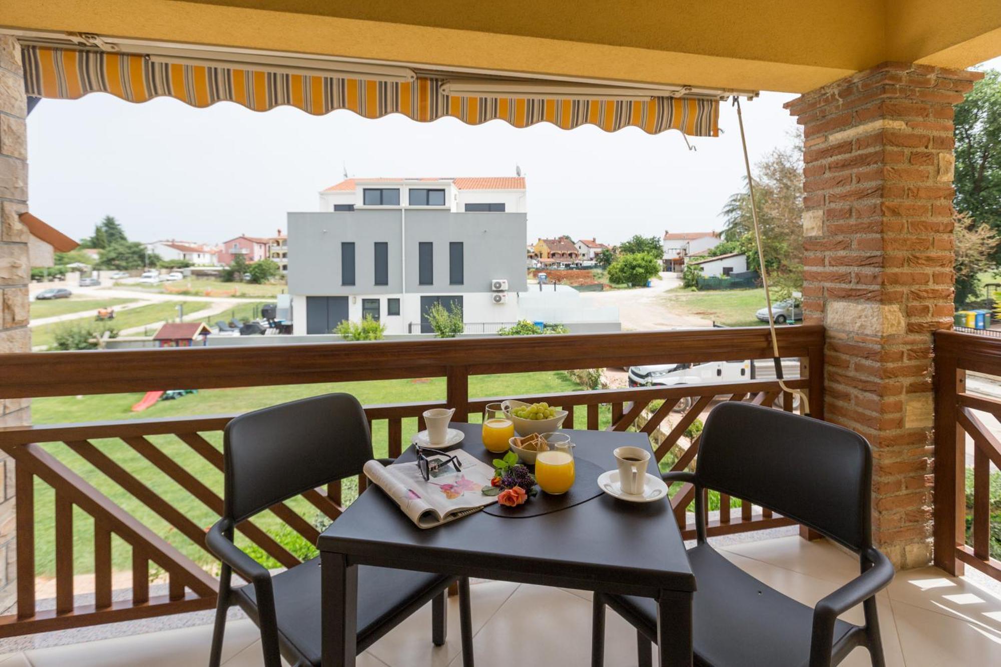Apartments Bellissima Funtana Ngoại thất bức ảnh