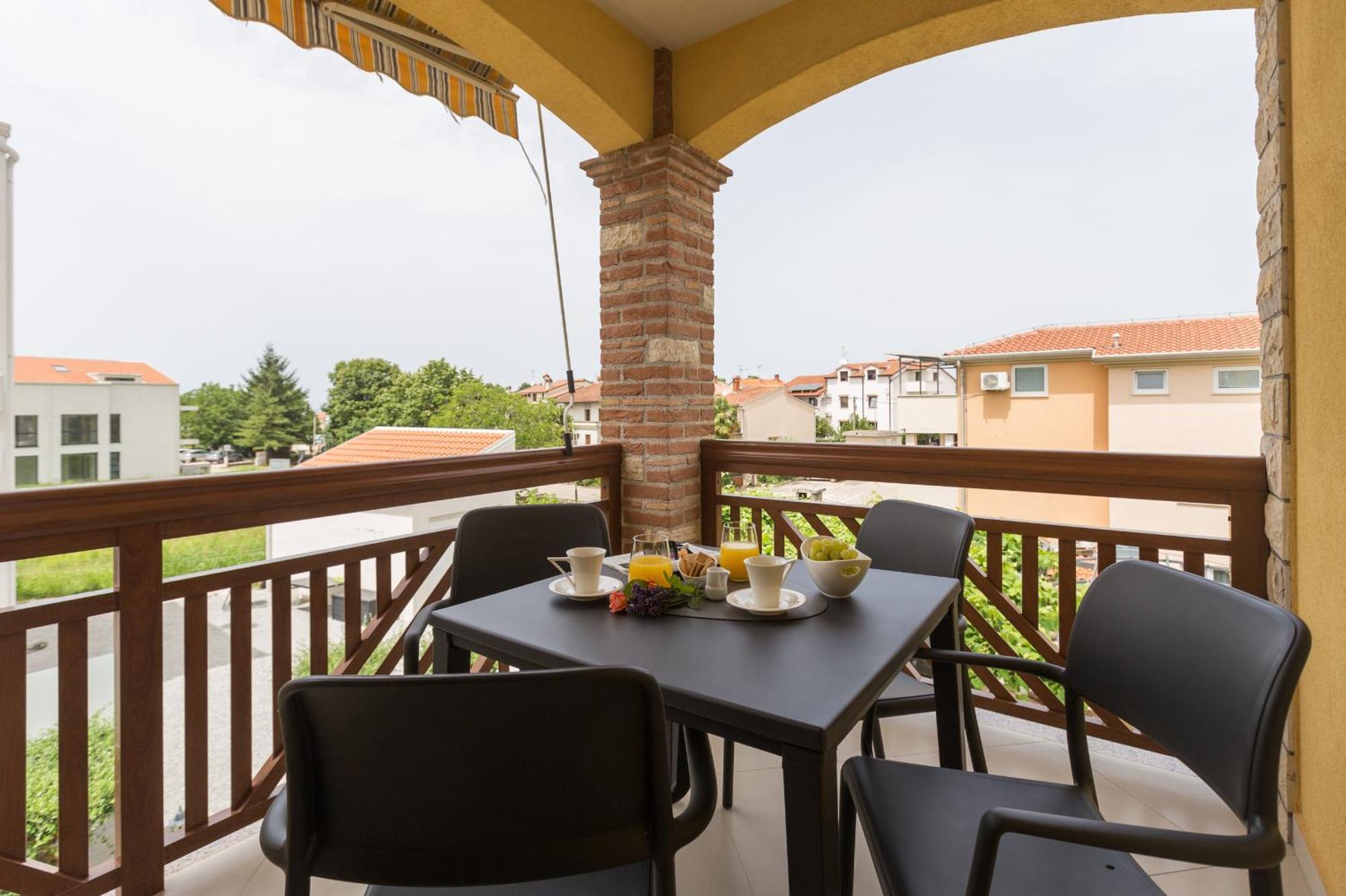 Apartments Bellissima Funtana Ngoại thất bức ảnh