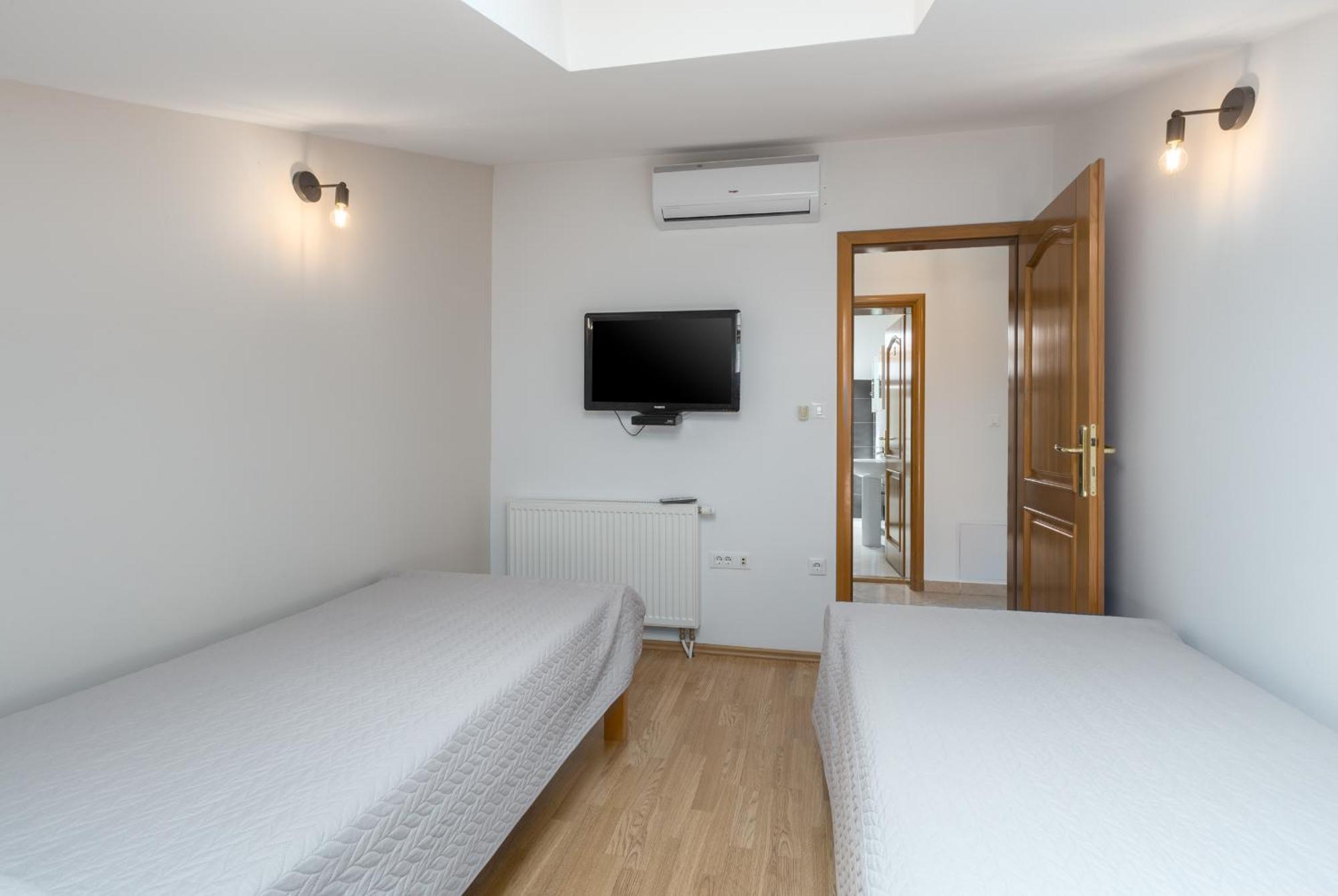 Apartments Bellissima Funtana Ngoại thất bức ảnh