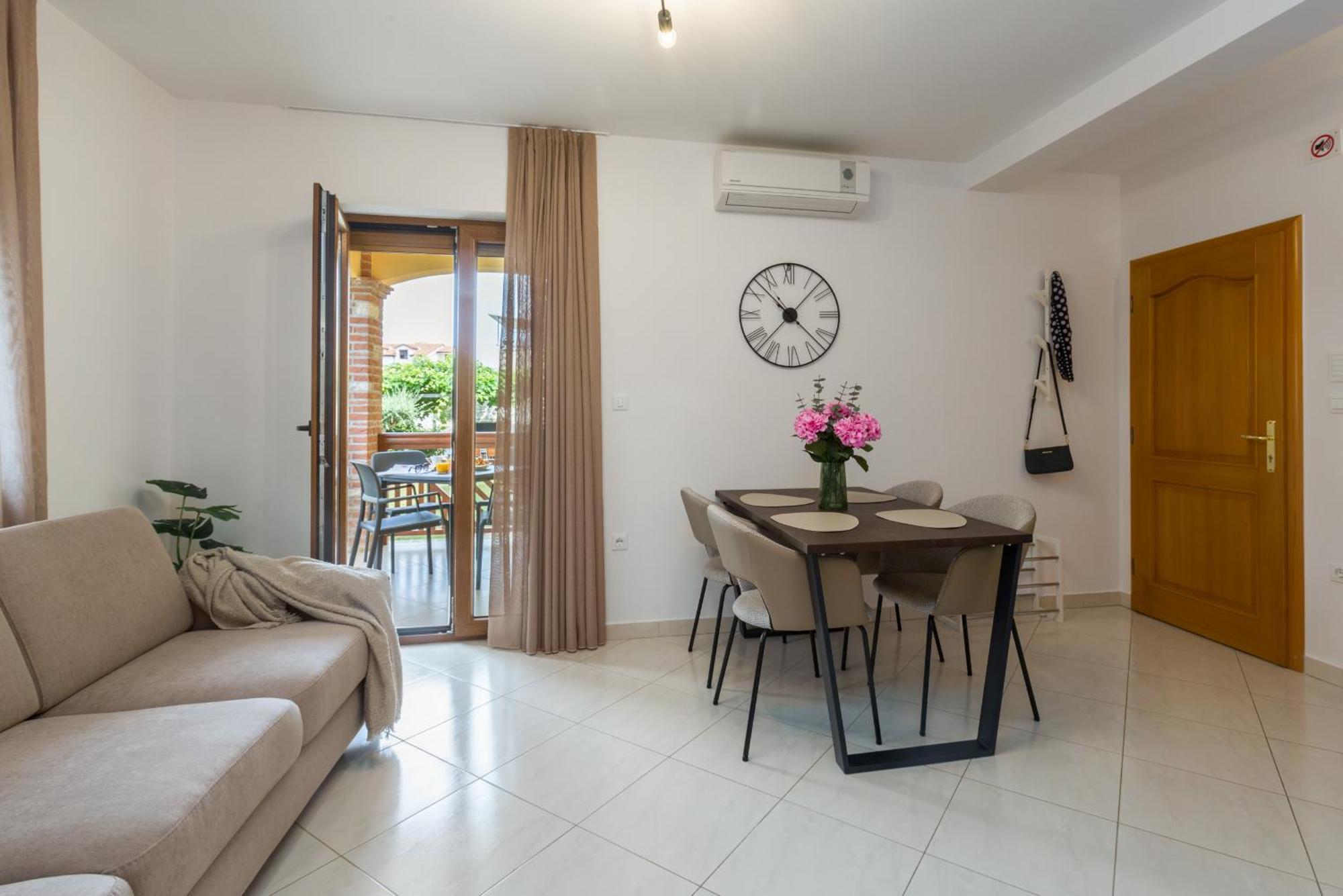 Apartments Bellissima Funtana Ngoại thất bức ảnh